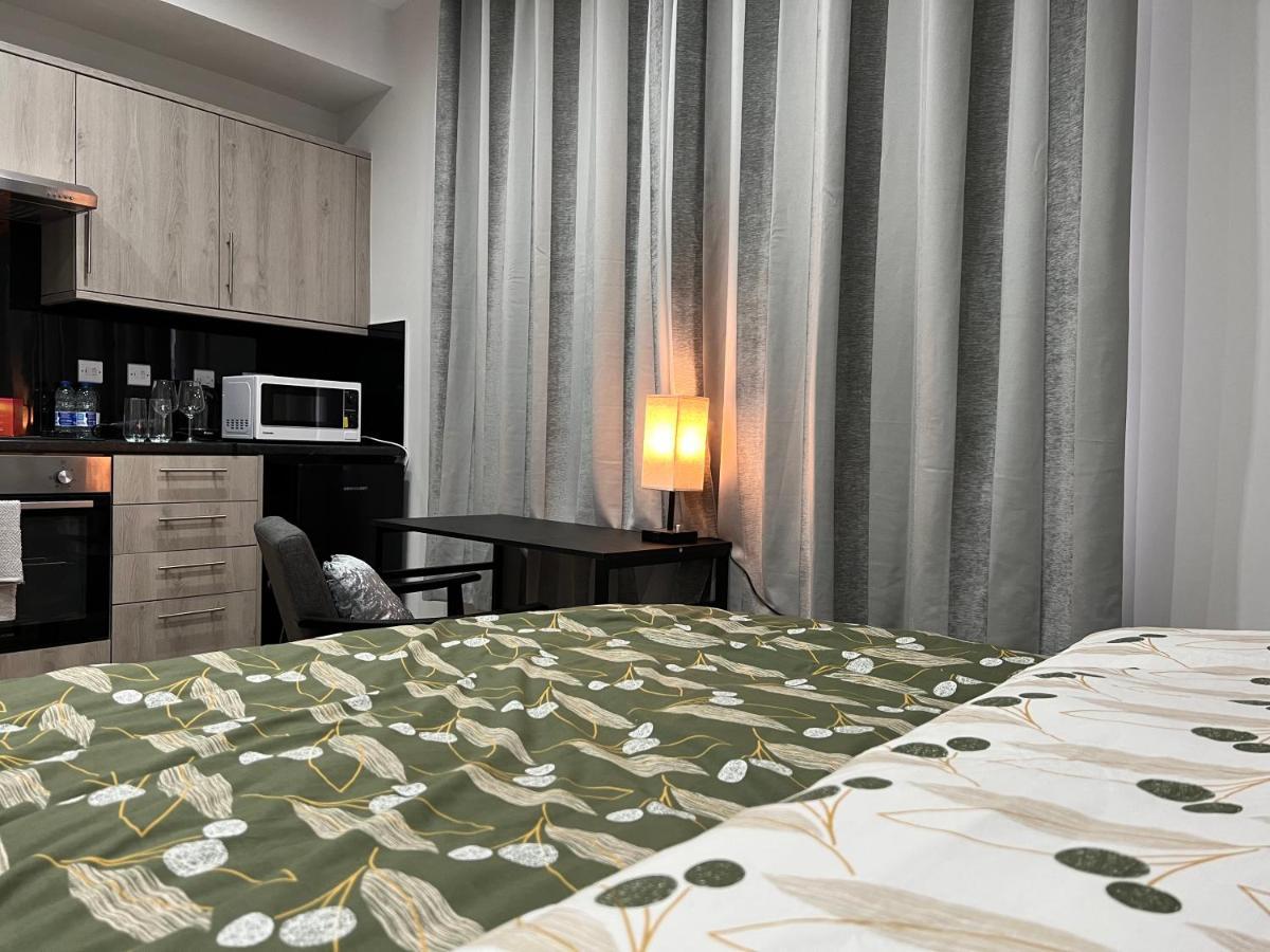 Hotel Grand Bleu - London - Next To Piccadilly Line Tube Station & Brand New Facilities Exteriér fotografie